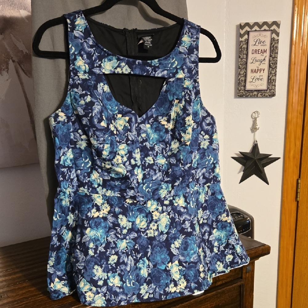 Torrid Floral Peplum Top 0